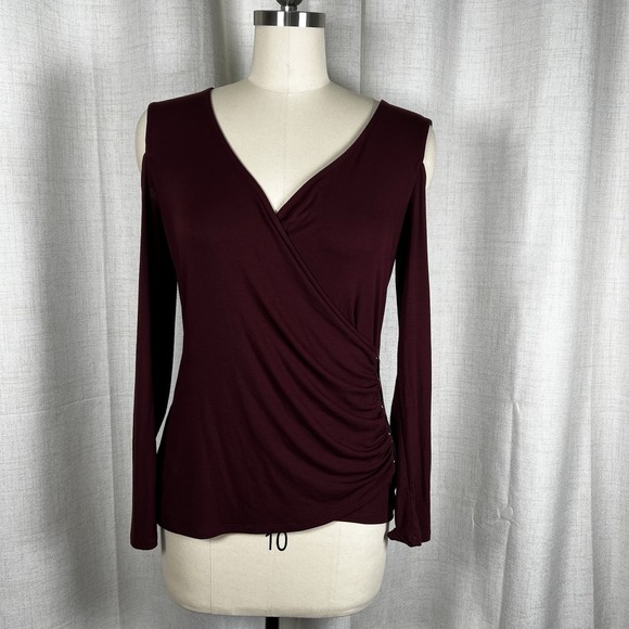 New! White House Black Market Dark Burgundy Red Cold Shoulder Knit Top Medium - Picture 1 of 15